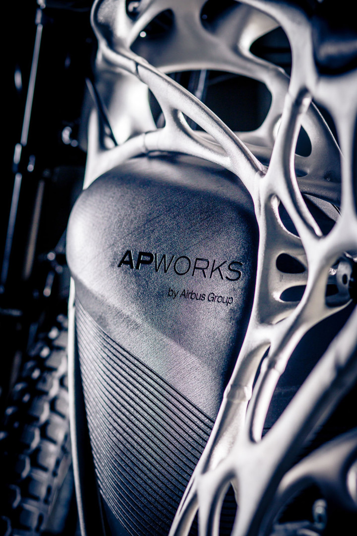 Airbus-APWorks Light Rider bike - 3D printed exoskeleton detail