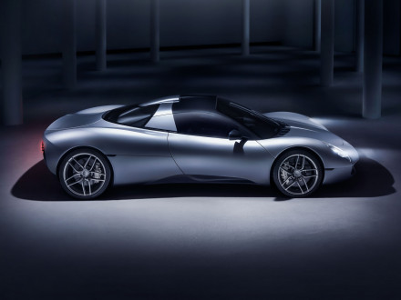 Gordon Murray Automotive reveals T.33 supercar