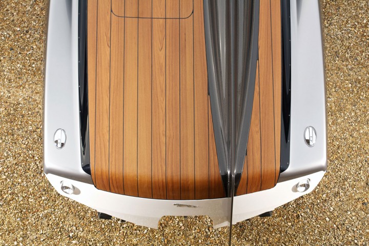 jaguar-concept-speedboat-08