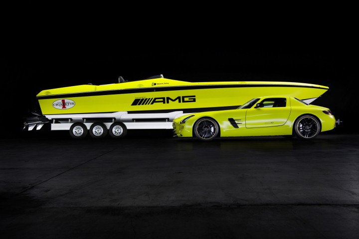 Mercedes-AMG Cigarette Racing Powerboat Concept