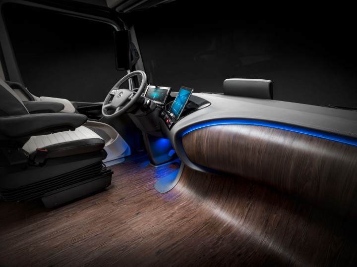 Mercedes-Benz Future Truck 2025 Concept Interior