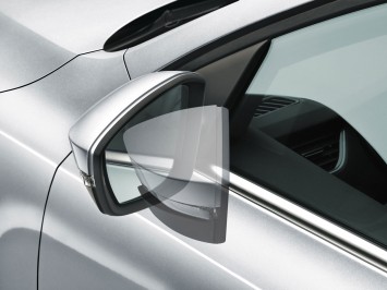 Skoda Octavia - Side Mirror detail