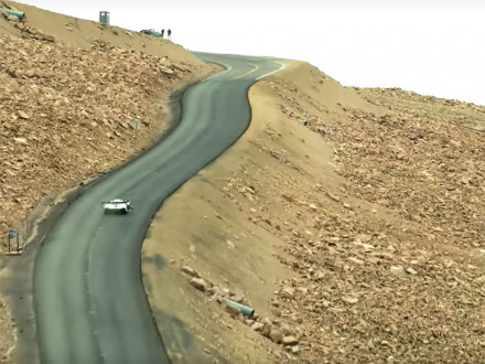 Watch Volkswagen I.D. R Pikes Peak